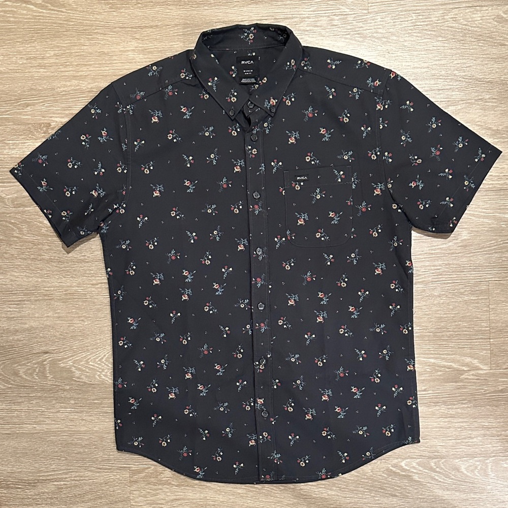 RVCA Men’s S/S Woven Shirt (Medium)
